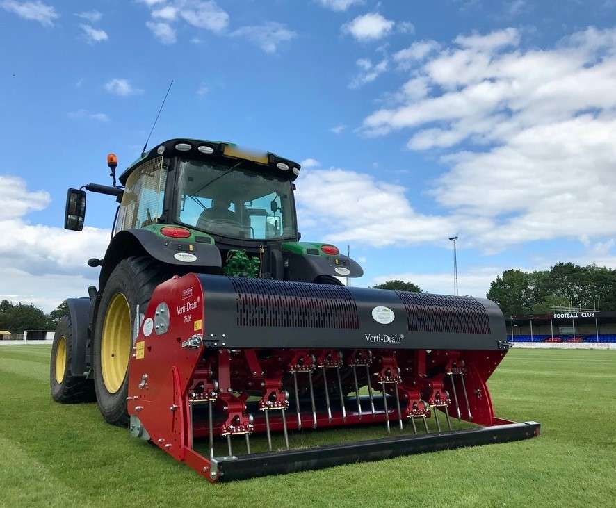 Vertical drainage aerator Vertical drainage aerator